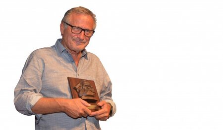 »Ein Gesamtmensch«: Konstantin Wecker mit dem Preis der BüSGM