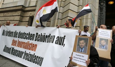 Proteste gegen die Willfährigkeit der deutschen Justiz vor dem G...