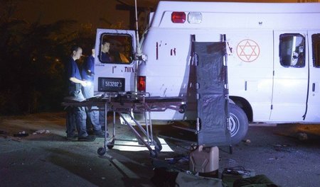 Der israelische Krankenwagen, der die Al-Nusra-Terroristen trans...
