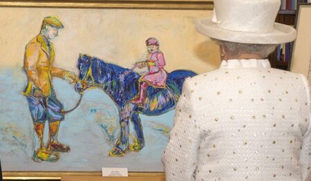 Ein echter Gauck: »Pferd in Royalblau« mit Queen Elisabeth II. Ein echter Gauck: »Pferd in Royalblau« mit Queen Elisabeth II.