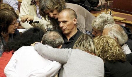 Gianis Varoufakis (hier am Sonntag im griechischen Parlament) me...