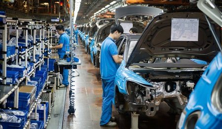 Montagehalle des VW-Konzerns für das Modell Tiguan in Anting bei...