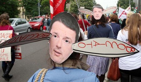 »Durchgefallen«: Schülerprotest gegen die von Premier Matteo Ren... »Durchgefallen«: Schülerprotest gegen die von Premier Matteo Ren...