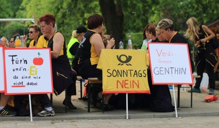 Kundgebungspause vergangenen Freitag in Sachsen-Anhalts Hauptsta... Kundgebungspause vergangenen Freitag in Sachsen-Anhalts Hauptsta...