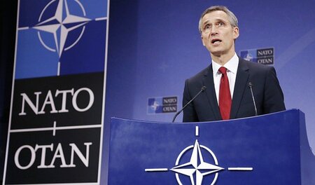 NATO-Generalsekretär Stoltenberg will die Kriegskassen auffüllen NATO-Generalsekretär Stoltenberg will die Kriegskassen auffüllen