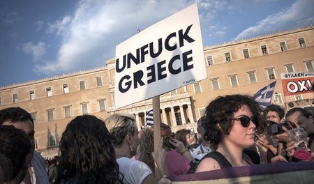 Schluss mit der Kürzungspolitik, »Nein« beim Referendum: Demonst...