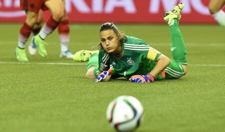 Es lag nicht nur an der Schiedsrichterin: Kapitänin Nadine Anger...