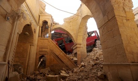 Eine zerstörte Moschee in der Altstadt von Aleppo im Juni dieses...
