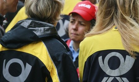 Lange gekämpft, wenig gewonnen: ver.di-Mitglieder auf einer Stre...