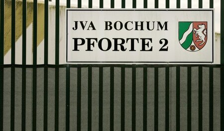 1977 wurde Peter-Paul Zahl in die JVA Bochum verlegt, als »der e...