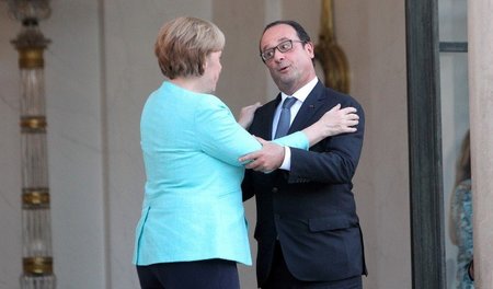 Hollande bleibt seiner Kanzlerin treu