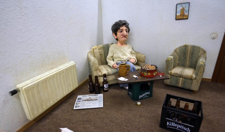 Bonjour Tristesse: Von der Künstlerin Jana Merkens für die Ausst... Bonjour Tristesse: Von der Künstlerin Jana Merkens für die Ausst...