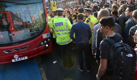 U-Bahn-Streik in London - alle Busse waren hoffnungslos überfüll... U-Bahn-Streik in London - alle Busse waren hoffnungslos überfüll...