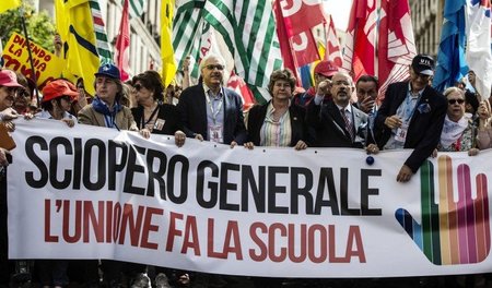 Protestdemonstration gegen die Schulmisere in Italien am 5. Mai ... Protestdemonstration gegen die Schulmisere in Italien am 5. Mai ...