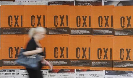 Die Demokratie lächelte: »Eine Rechnung? Wozu?« Die Demokratie lächelte: »Eine Rechnung? Wozu?«