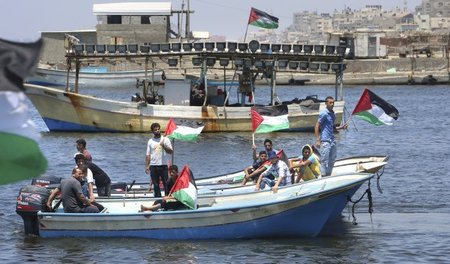 Blockadebruch wieder vereitelt: Fischer in Gaza protestieren geg... Blockadebruch wieder vereitelt: Fischer in Gaza protestieren geg...