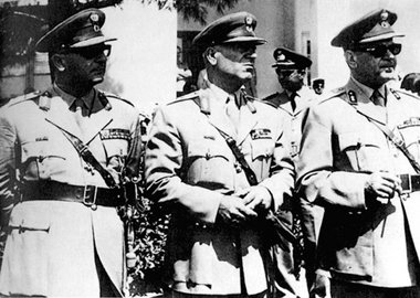 Wie im Film »Z«: Griechische Putschoffiziere mit ihrem Anführer ...