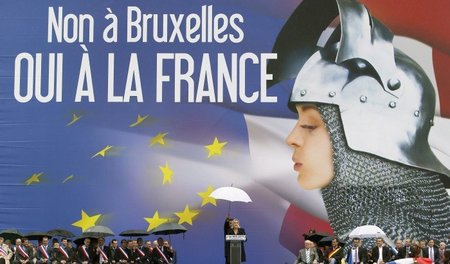 »Dass der Euro ein Kadaver ist …« (Marine Le Pen). Die Chefin de... »Dass der Euro ein Kadaver ist …« (Marine Le Pen). Die Chefin de...