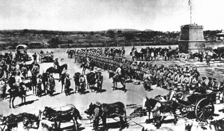 »Deutsch-Südwest« 1904: Einsegnung der 2. Marinefeldkompanie vor...