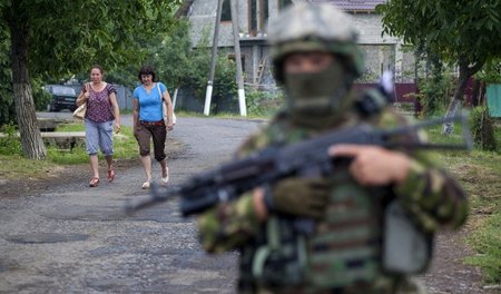 Unter Kontrolle des Militärs: Am Samstag kam es in Mukatschewe z...