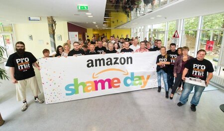 Machten den »Prime-Day« zum »Shame-Day«: Amazon-Beschäftigte im ... Machten den »Prime-Day« zum »Shame-Day«: Amazon-Beschäftigte im ...
