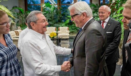 Herzliche Atmosphäre: Kubas Staatspräsident Raúl Castro begrüßte...