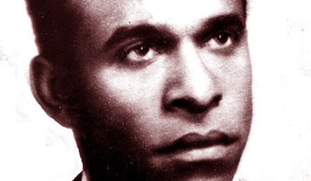Frantz Fanon (20.7.1925–6.12.1961) analysierte strukturelle und ...