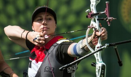 Der Schuß trifft: In Baku holte Karina Winter im Juni Gold Der Schuß trifft: In Baku holte Karina Winter im Juni Gold