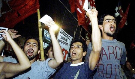 Proteste in den Straßen von Buenos Aires auf dem Höhepunkt der K... Proteste in den Straßen von Buenos Aires auf dem Höhepunkt der K...