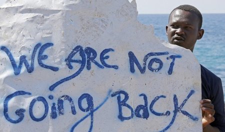 »Wir gehen nicht zurück« – Protest von Flüchtlingen aus Afrika a...