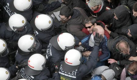 »Wir sind friedlich, was seid ihr?«, riefen die Blockupy-Demonst...