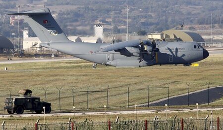 Kriegsbereit: Türkischer A400M-Transportflieger auf der Luftwaff... Kriegsbereit: Türkischer A400M-Transportflieger auf der Luftwaff...