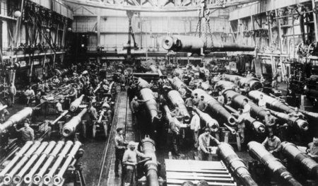 Ohne Krupp kein Krieg. 1918 verließen monatlich 3.000 Geschütze ...