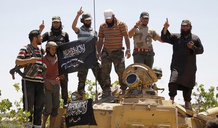 Glauben, Terror besser zu können als von den USA gepäppelte Mili...