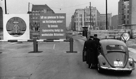 Hier endete einst Westberlin und hier begann Berlin, Hauptstadt ...