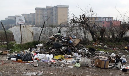 Acerra, eine Industriestadt in der Nähe Neapels Acerra, eine Industriestadt in der Nähe Neapels