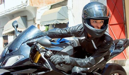 Das ist Frau Faust (Rebecca Ferguson), eine Doppelagentin mit re...