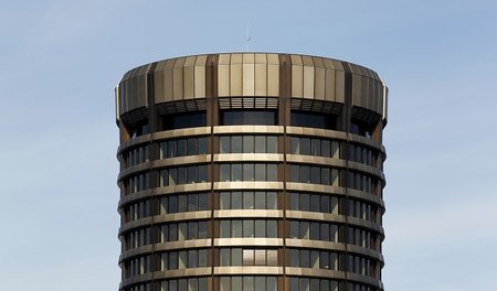 Auch die Zentralbank der Zentralbanken, die BIZ in Basel, warnt ...