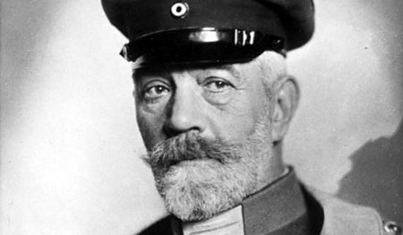 Theobald von Bethmann Hollweg, von 1909 bis 1917 deutscher Reich... Theobald von Bethmann Hollweg, von 1909 bis 1917 deutscher Reich...