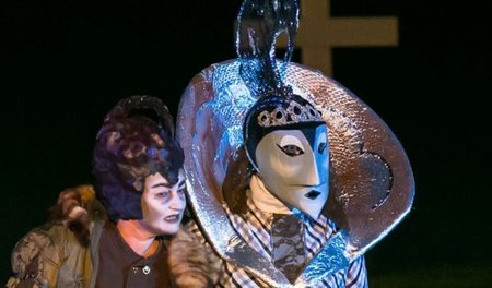 Große Gesten und weite Gänge: Richard III. (Judith Steinhäuser) ...