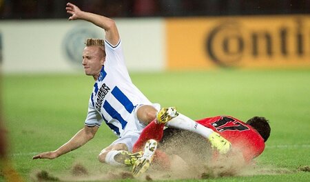 Es waren einmal ... – Jannik Dehm (KSC, links) und Daniel Schach...