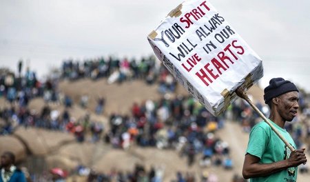 »Euer Geist wird immer in unseren Herzen sein«: Gedenken von Ber...