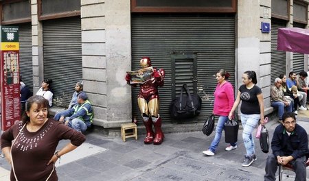 Iron Man war beschäftigt (neulich in Mexiko Stadt) Iron Man war beschäftigt (neulich in Mexiko Stadt)