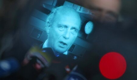 Früher Gewerkschaftsvorsitzender, heute teilt Herbert Mai als Fr... Früher Gewerkschaftsvorsitzender, heute teilt Herbert Mai als Fr...