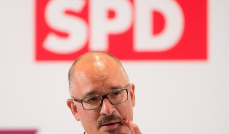 Oder vielleicht doch? Noch im Juni sah der Berliner-SPD-Landesvo... Oder vielleicht doch? Noch im Juni sah der Berliner-SPD-Landesvo...