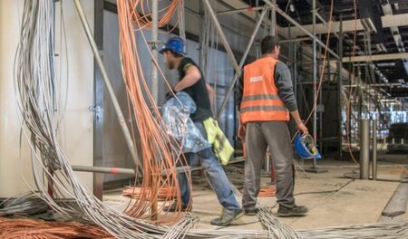 Trotz Insolvenz hat Imtech zugesagt, auf der BER-Baustelle weite...