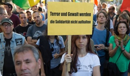 Unterstützung für den Kampf der Kurden: Demonstration in Berlin-...