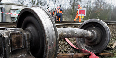 Die Bahnzertrümmerung steht demnächst auf gesetzlicher Grundlage... Die Bahnzertrümmerung steht demnächst auf gesetzlicher Grundlage...