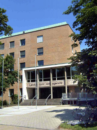 Justitias triste Hallen: Landgericht Göttingen Justitias triste Hallen: Landgericht Göttingen