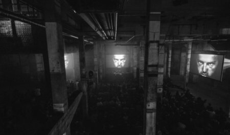Alles ewig tief, alles ewig dunkel, und überall konnte man den S... Alles ewig tief, alles ewig dunkel, und überall konnte man den S...